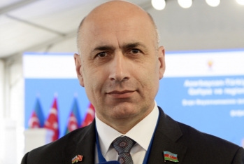 Deputat Azər Badamov Moskva aeroportunda saxlanılıb - Rusiyadan deport edilib