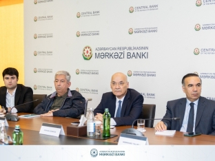 Mərkəzi Bankda ekspertlərlə makroiqtisadi vəziyyət müzakirə edilib - FOTOLAR | FED.az