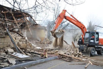 Binəqədidə bəzi evlər söküləcək, sakinlərə kompensasiya veriləcək - VİDEO