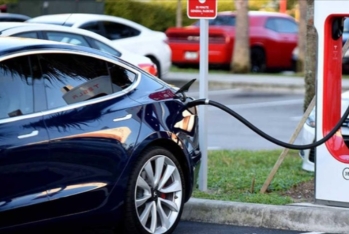 Azərbaycana Çindən gələn elektromobillərin sayı azalıb