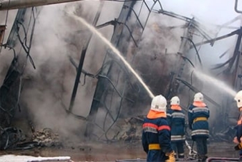 Ukrayna Rusiyada “Lukoyl”un neft emalı zavodunu dronlarla vurdu