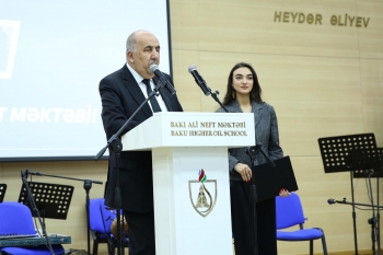 Bakı Ali Neft Məktəbində Mədəniyyət və İncəsənət Universitetinin 100 illik yubileyi qeyd olunub - FOTOLAR | FED.az