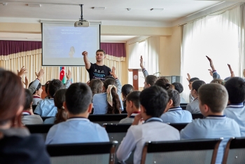 Azercell “Məktəblilər üçün Kibermaarifləndirmə Proqramı”na start verdi | FED.az