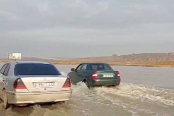 Bakı-Qazax yolunun bir hissəsini su basıb – «AZƏRSU»DAN AÇIQLAMA