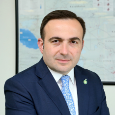 Bəxtiyar Aslanbəyliyə Britaniya İmperiyasının yüksək titulu verildi | FED.az