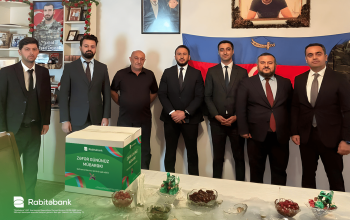 Rabitəbank Zəfər Günü ərəfəsində şəhid ailələrini - [red]ZİYARƏT EDİB[/red] | FED.az