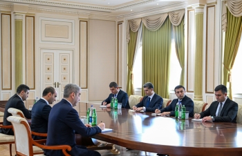 İlham Əliyev yeni səlahiyyətli nümayəndə və yeni icra başçılarını qəbul edib | FED.az