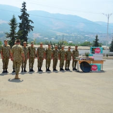 Nar отпраздновал День Вооруженных Сил вместе с солдатами, несущими службу на освобожденных территориях | FED.az