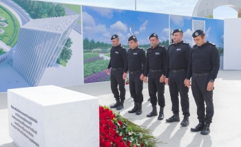 “Azərbaycan Hava Yolları” QSC-nin rəhbərliyi və kollektivi şəhidlərin əziz xatirəsini yad edib | FED.az