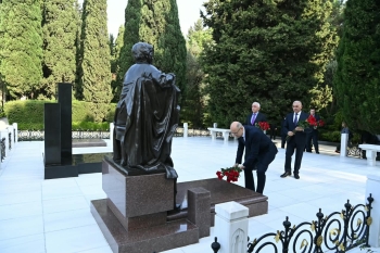 Energetiklər Fəxri xiyabanı və Şəhidlər xiyabanını ziyarət ediblər | FED.az
