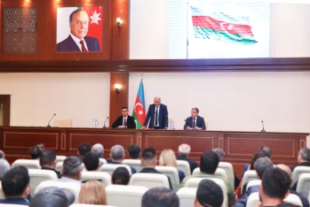 İstehlak bazarında fəaliyyət göstərən sahibkarlarla görüş keçirilib