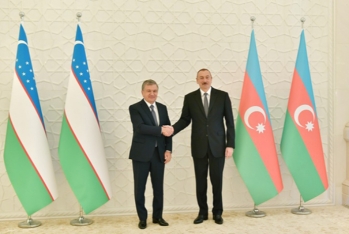 Şavkat Mirziyoyevin rəsmi qarşılanma mərasimi olub