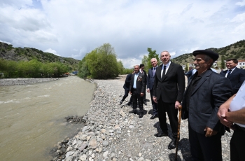 Prezident Laçının Sus kəndinə köçmüş sakinlərlə görüşüb - FOTOLAR[b][red] - YENİLƏNİB[/red][/b] | FED.az