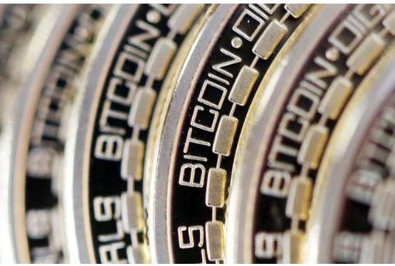"Bitcoin" yenidən 18 min dolları keçdi - SON QOYMƏT