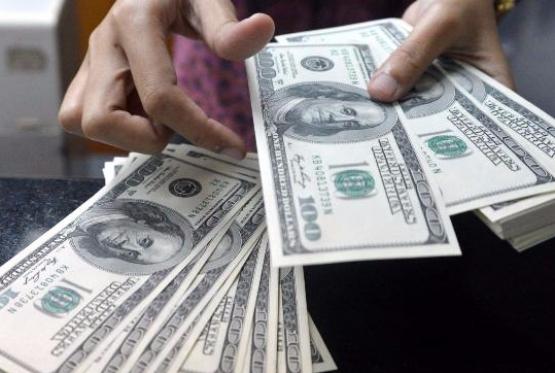 Центробанк Азербайджана установил курс доллара на 13 октября