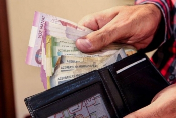 Azərbaycan banklarına manatla depozit qoyuluşu il ərzində 32 % artıb