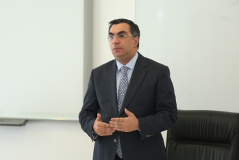 BANM rektoru Elmar Qasımov strateji hədəflərin icrası ilə bağlı idarə heyətlə görüşüb