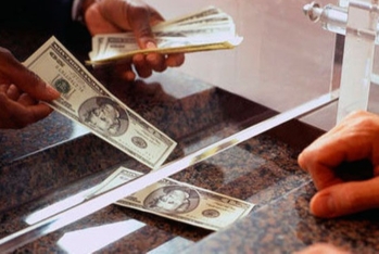 Rusiyadan Azərbaycana pul köçürmələri 67 milyon manat azalıb