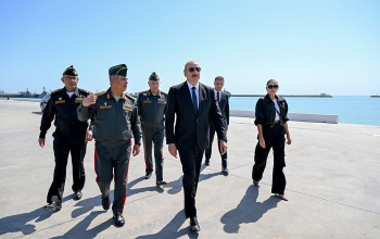 [red]Prezident Hərbi Dəniz Qüvvələrində olub - FOTOLAR[/red] | FED.az