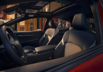 Yeni «Toyota Camry» təqdim edildi – CƏMİ 5 LİTR İŞLƏDİR - FOTOLAR | FED.az