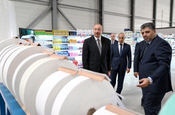 İlham Əliyev Qaradağda kağız və gigiyenik məhsulların istehsalı müəssisəsinin açılışında - FOTOLAR | FED.az
