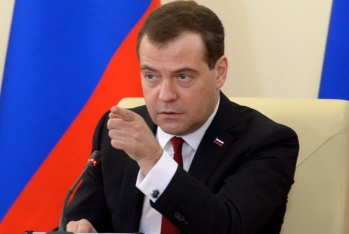 Medvedev: "Crocus City Hall"dakı terroru Makron maliyyələşdirib"