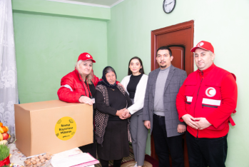 Yelo Bank навестил семьи шехидов в Ходжавенде