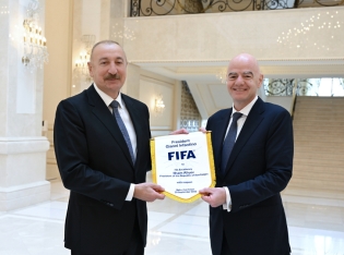 İlham Əliyev FIFA-nın prezidentini qəbul edib - FOTOLAR | FED.az