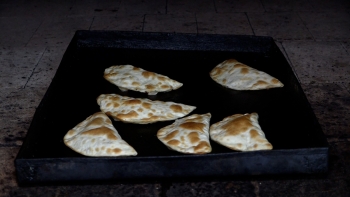 Adı “dəvə qutabı” olsa da, mənşəyi olmayan ətdən istifadə olunurmuş - Menyudan çıxarıldı - FOTOLAR | FED.az