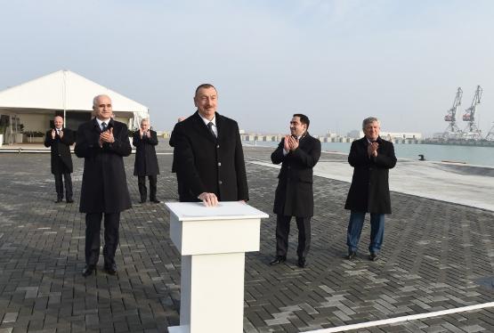 İlham Əliyev dəniz ticarət terminalının açılışında - FOTO