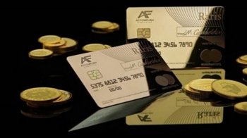 Dünyada ilk: Böyük Britaniyada xalis qızıldan bank kartları hazırlanır – FOTO