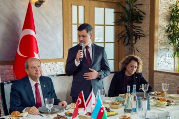 Azərbaycan sahibkarları Şimali Kiprin Prezidenti Ersin Tatarla görüşüb - FOTOLAR | FED.az