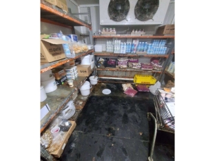 “Volt”, “Megastore” və “The Place”da vaxtı keçmiş ərzaqlar aşkarlandı - FOTOLAR | FED.az