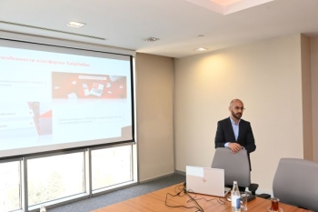 Халг Банк принял делегации банков Eurasian Bank и Uzpromstroybank | FED.az