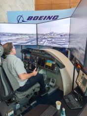 “Boing 787 Dreamliner” təyyarəsinin simulyatoru geniş marağa səbəb olub - [red]FOTOLAR[/red] | FED.az