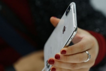 "Apple" keçmiş "iPhone" sahiblərinə - 25 DOLLAR ÖDƏYƏCƏK