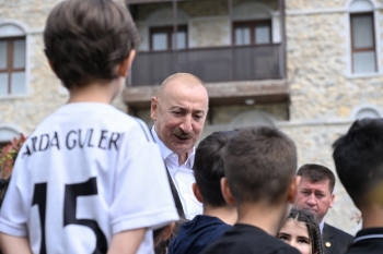 İlham Əliyev və Sərdar Berdiməhəmmədov Şuşada birinci yaşayış kompleksində olublar - FOTOLAR | FED.az