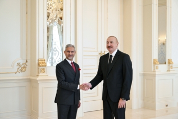 İlham Əliyev Hindistanın xarici işlər nazirini qəbul edib