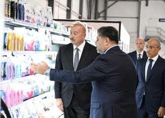 İlham Əliyev Qaradağda kağız və gigiyenik məhsulların istehsalı müəssisəsinin açılışında - FOTOLAR | FED.az