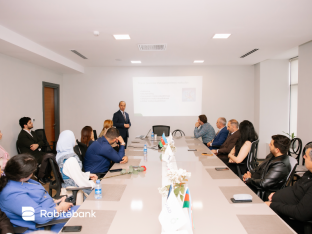 “Rabitəbank” maliyyə savadlılığı layihəsi çərçivəsində regionlarda sahibkarlığın inkişafına dəstəyini - [red]DAVAM ETDİRİR[/red] | FED.az