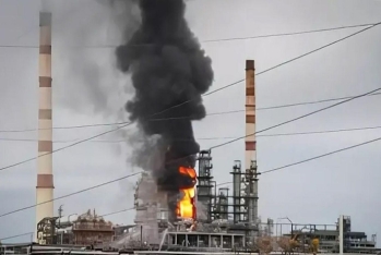 Ukrayna ordusu "LUKOIL" neft emalı zavoduna zərbə endirib
