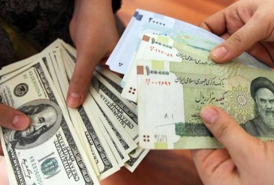 İranda dollar limitlə satılır