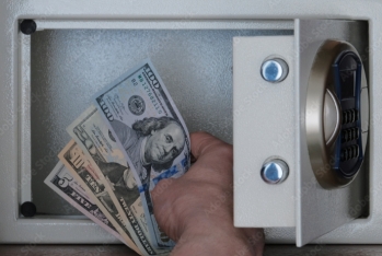 Ən sərfəli dollar əmanəti hansı bankdadır? – BANKLAR, ŞƏRTLƏR, SİYAHI (May, 2025)