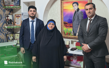 Rabitəbank Zəfər Günü ərəfəsində şəhid ailələrini - [red]ZİYARƏT EDİB[/red] | FED.az