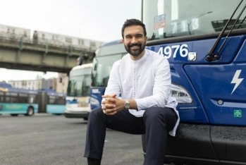 Varlıların daha çox vergi ödəməsini istəyən - Nyu-York meri kimdir?