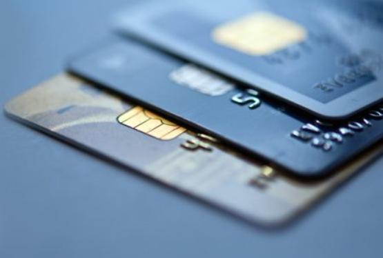 Azərbaycanda hansı banklar kredit kartı verir?