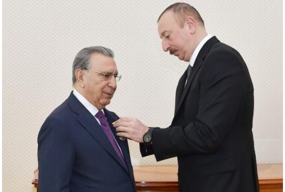 Prezident Ramiz Mehdiyevə orden verdi - FOTO 