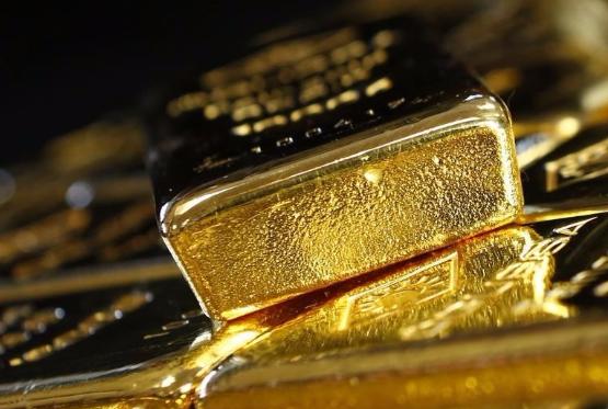 Золото дорожает на фоне неопределенности с выборами в США и ставкой ФРС