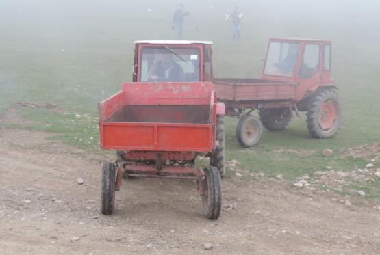 Hər iki həyətdən birində traktor olan kənd - FOTO