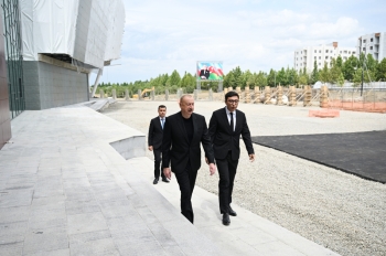 İlham Əliyev Yevlax Olimpiya İdman Kompleksində görülmüş işlərlə tanış olub | FED.az